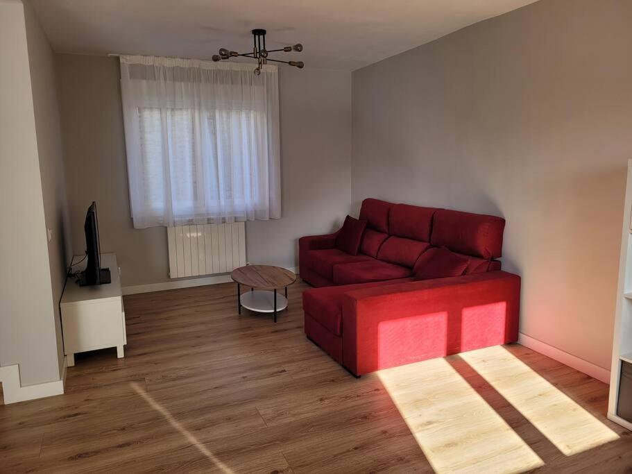 Casa Julio, Bonita Casa Comoda Y Espaciosa, Totalmente Reformada Con Terraza Y Jardin Privado Riezu 外观 照片